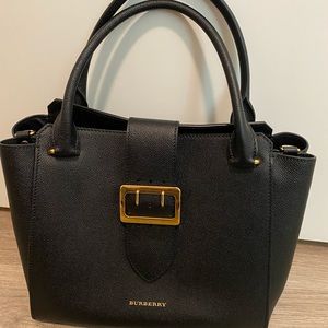 Burberry Bag w/ detachable classic Burberry plaid strap